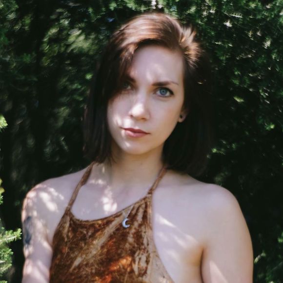 Meet your Posher, Kristen - Picture 1 of 1